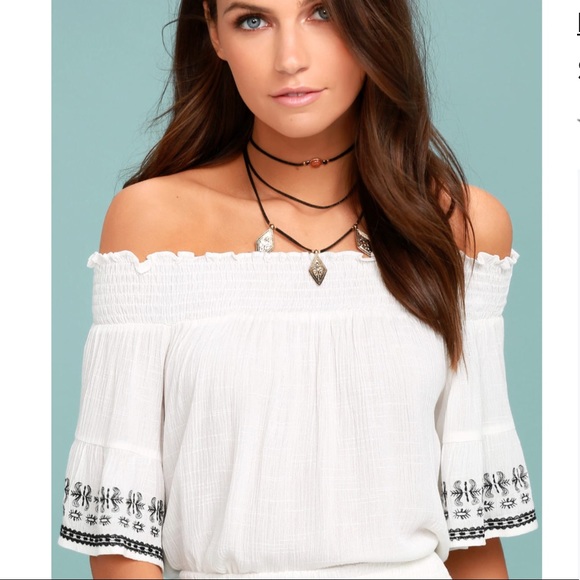EMBROIDERED OFF-THE-SHOULDER TOP! - Picture 1 of 6